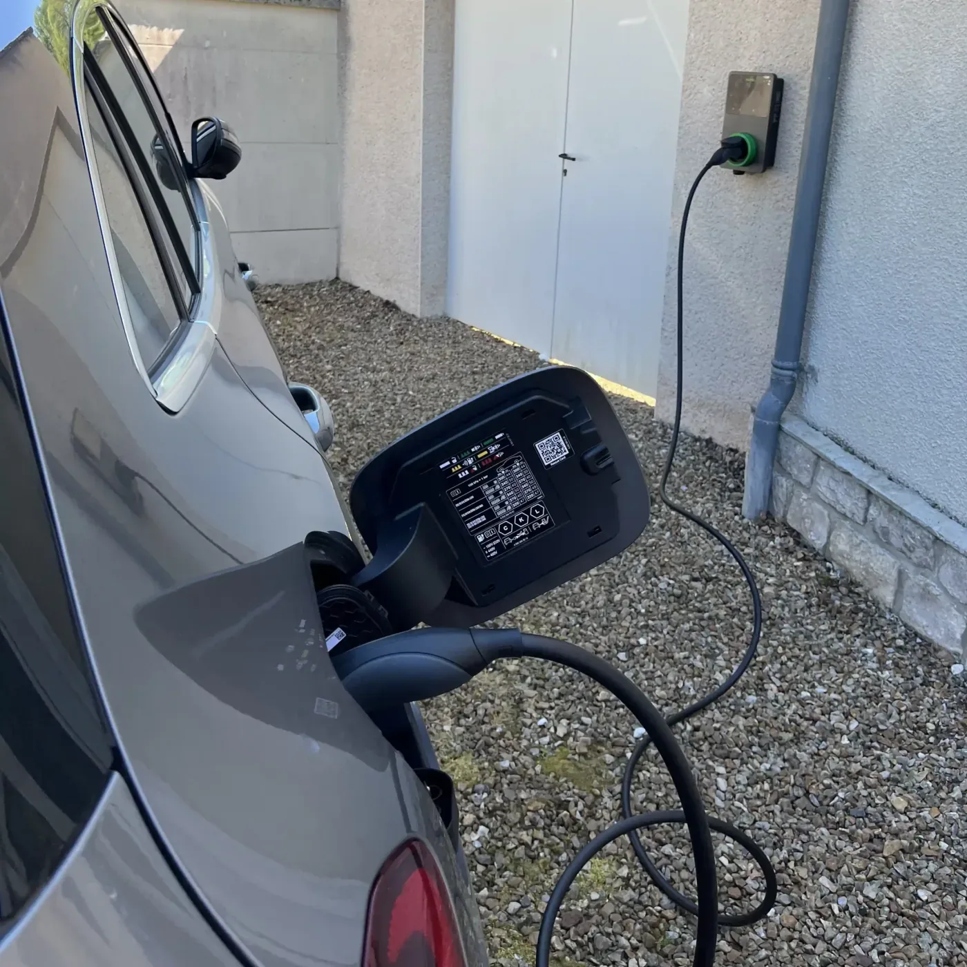Borne de recharge IRVE à Évry-Courcouronnes Borne de recharge IRVE à Évry-Courcouronnes